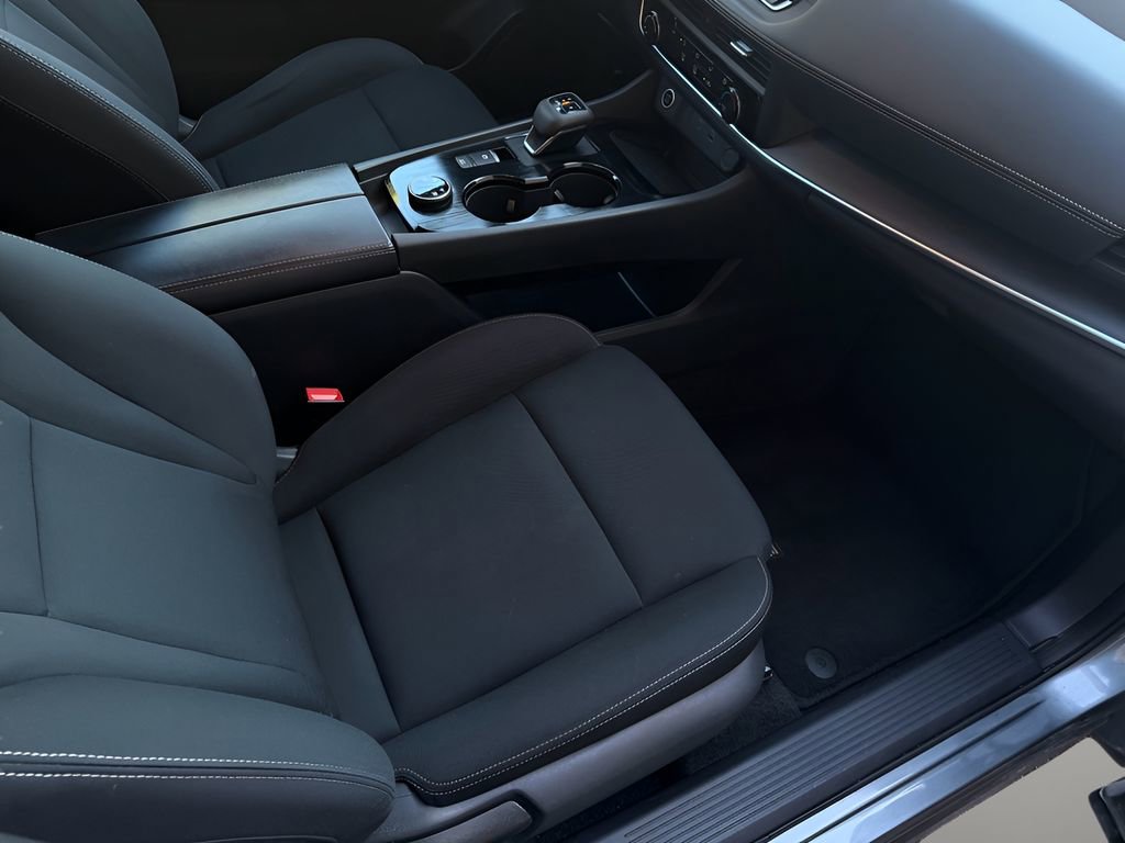 Used 2023 Nissan Rogue S image 25