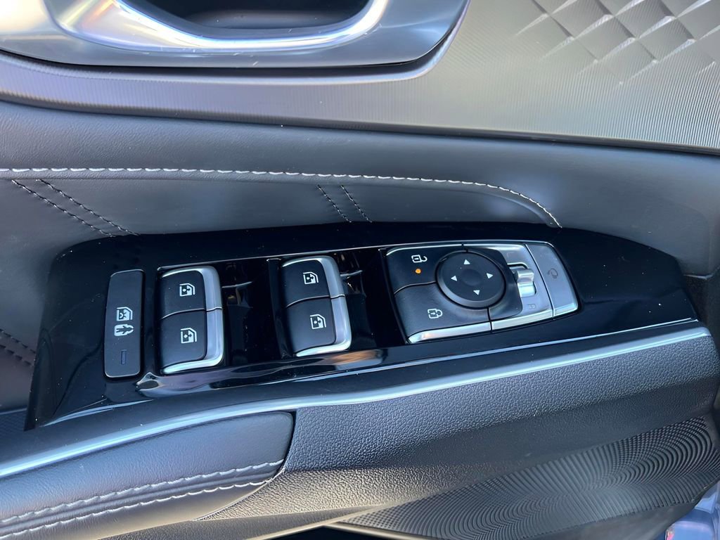 Used 2025 Kia Sorento SX image 9