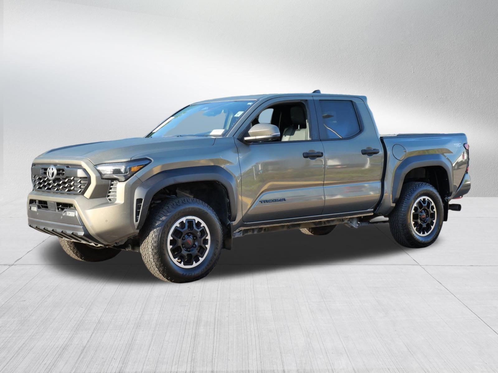 Used 2024 Toyota Tacoma TRD Off-Road w/ TRD Off Road Premium Package AWD/4WD image 3