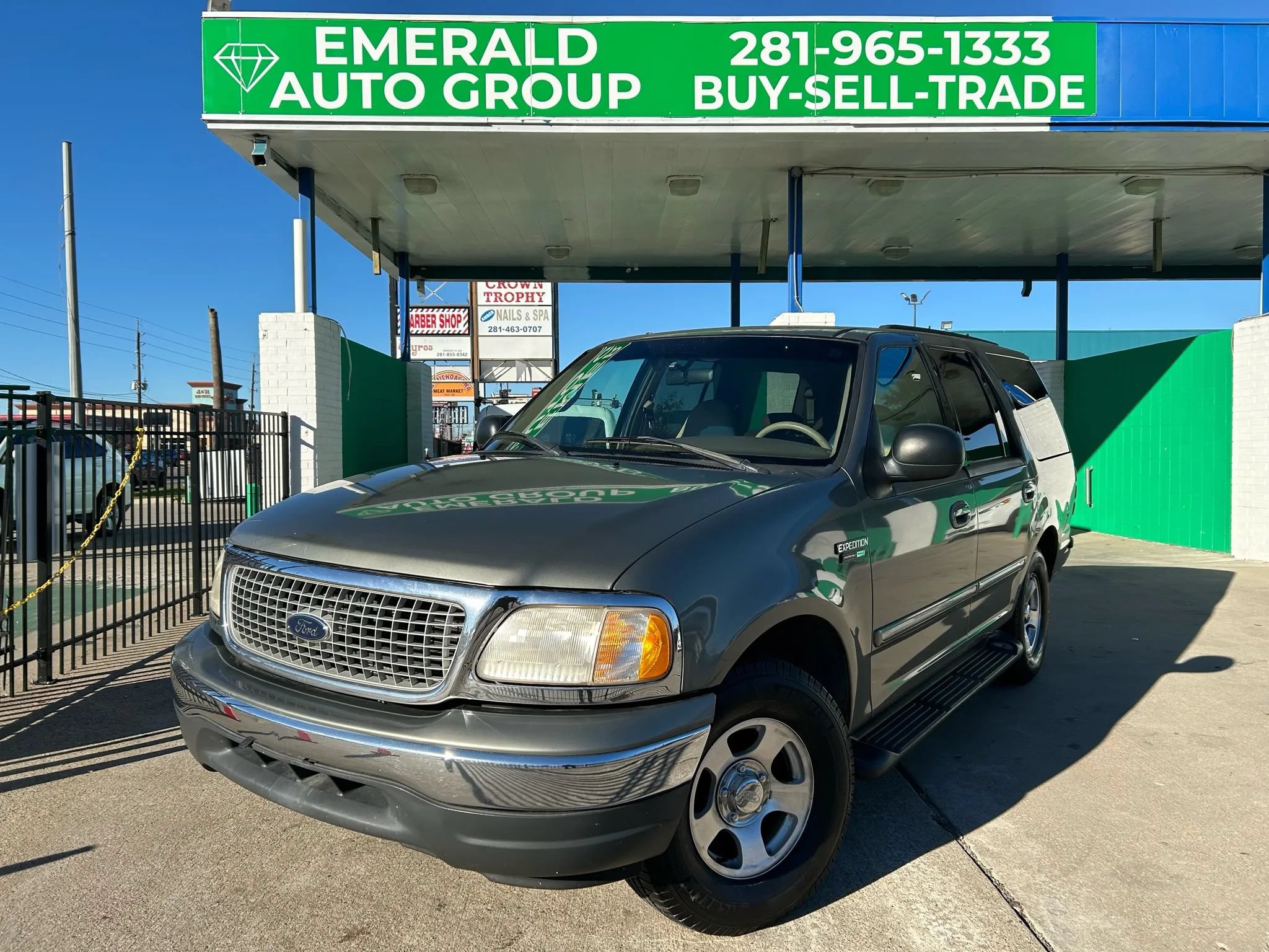 Used 1999 Ford Expedition XLT RWD image 1
