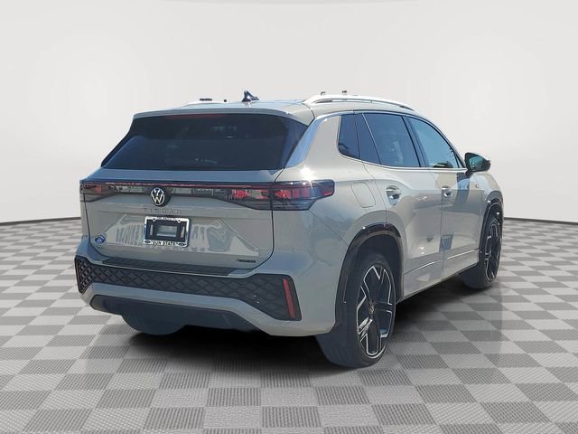 Used 2025 Volkswagen Tiguan SEL R-Line image 5