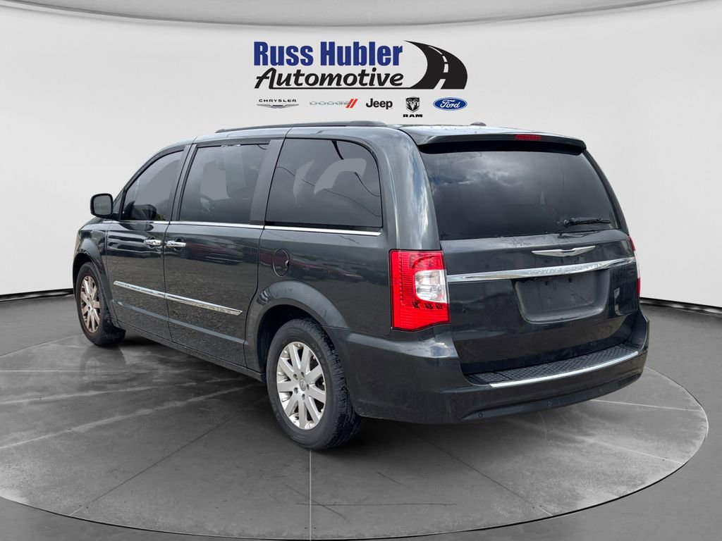 Used 2011 Chrysler Town & Country Touring-L w/ Entertainment Group #2 FWD image 3