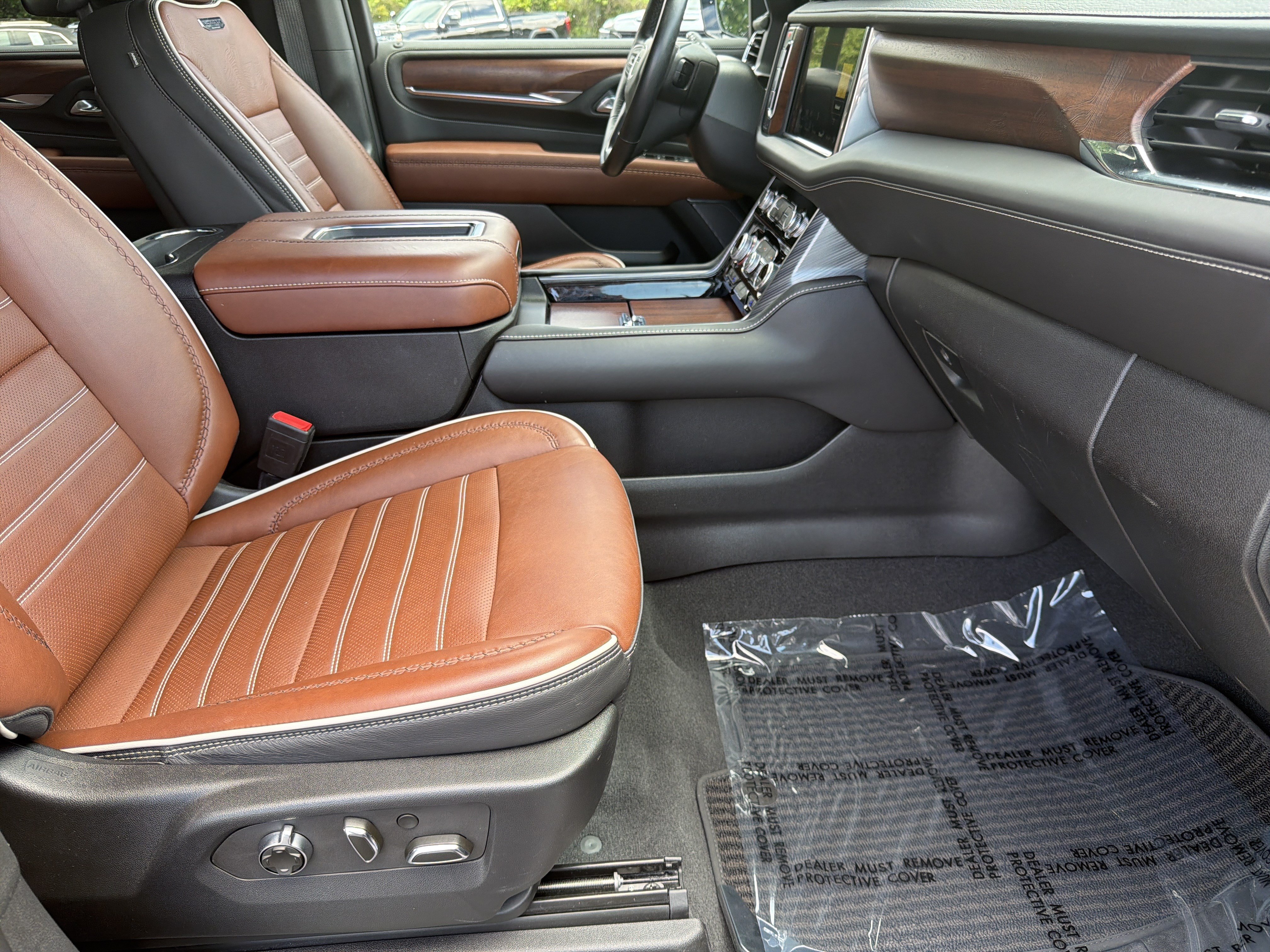 Certified 2023 GMC Yukon XL Denali Ultimate AWD/4WD image 14