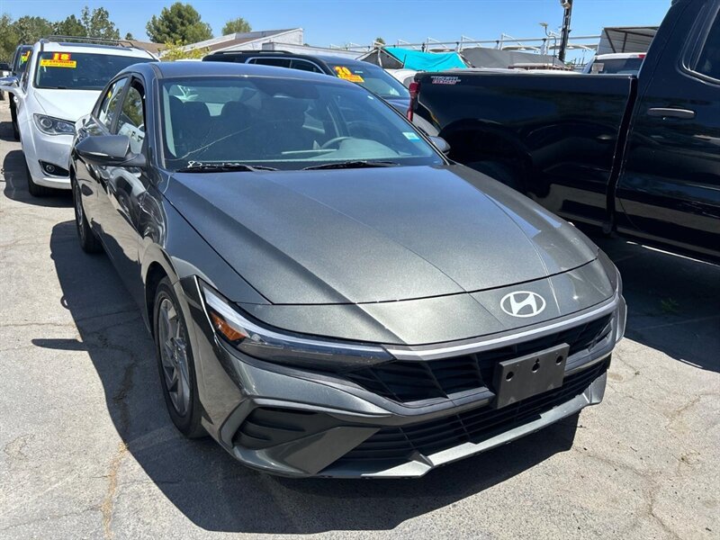 Used 2024 Hyundai Elantra SEL FWD image 9