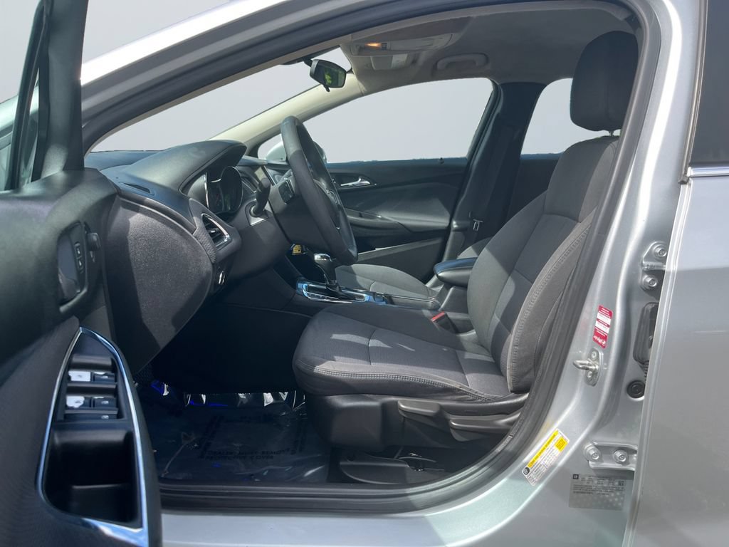 Used 2017 Chevrolet Cruze LT FWD image 9