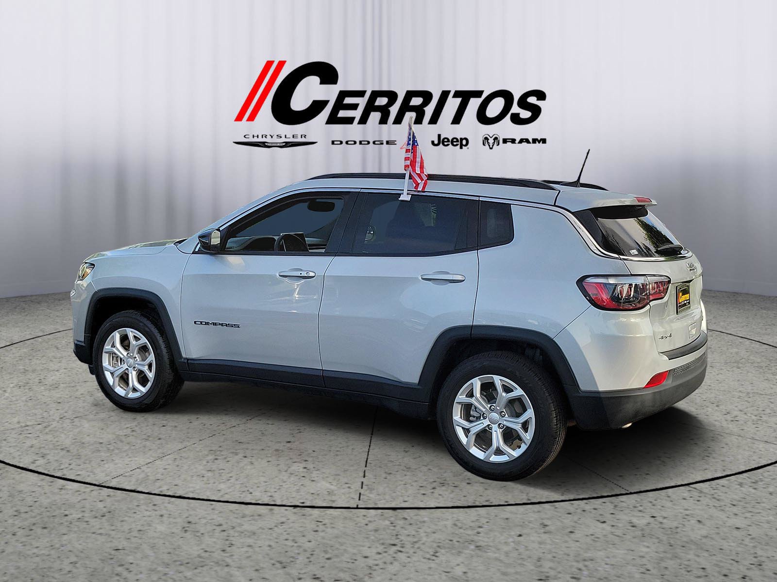 Certified 2024 Jeep Compass Latitude AWD/4WD image 2