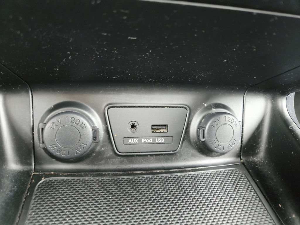 Used 2010 Hyundai Tucson GLS w/ Popular Equipment Pkg 2 FWD image 27