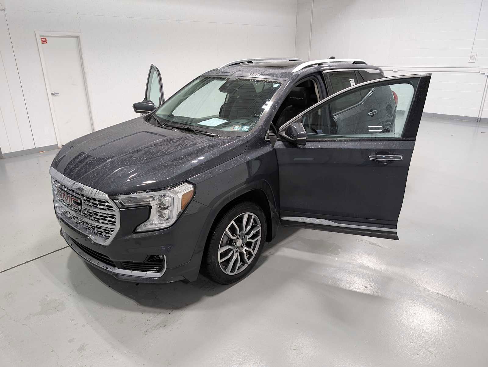 Certified 2022 GMC Terrain Denali image 16