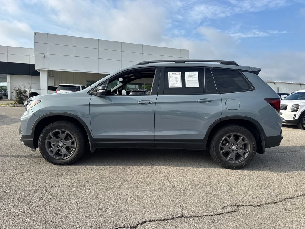 Used 2024 Honda Passport TrailSport image 3