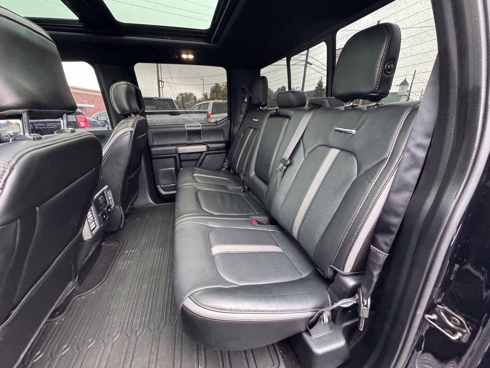 Used 2018 Ford F150 Platinum w/ Equipment Group 701A Luxury AWD/4WD image 26