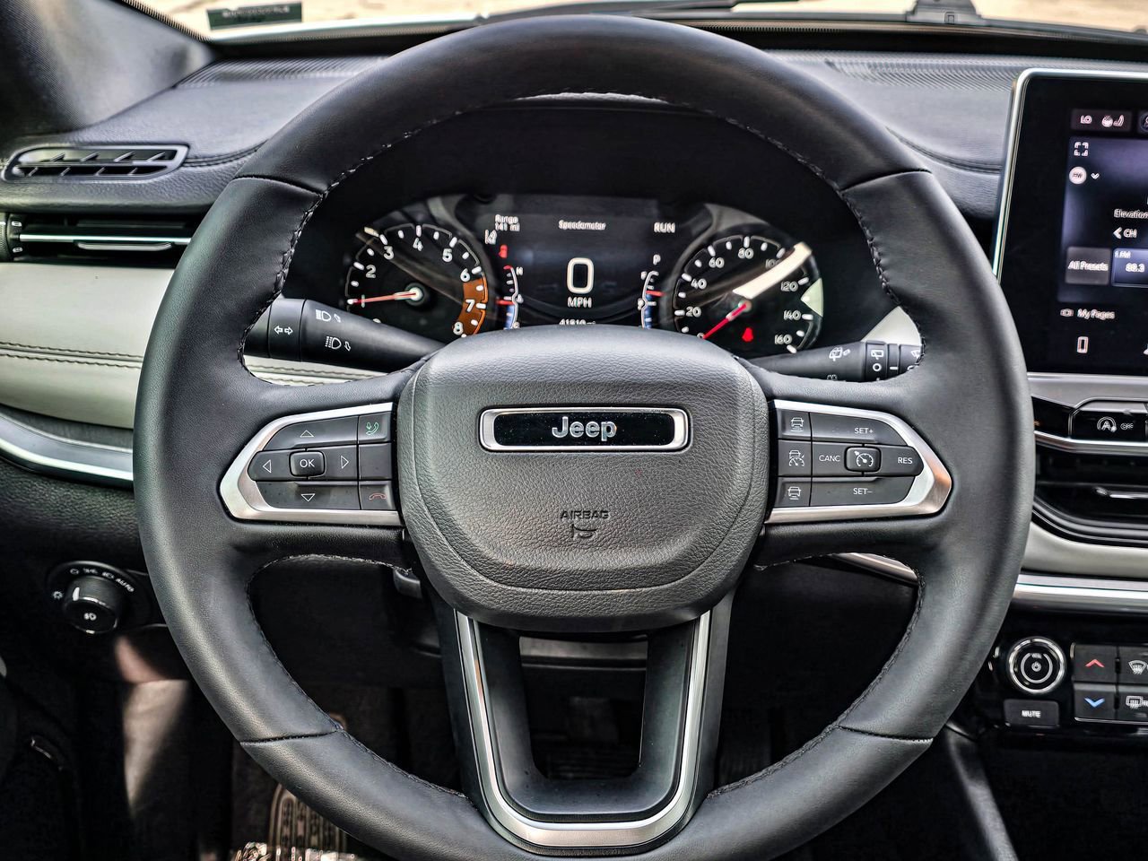 Used 2025 Jeep Compass Limited AWD/4WD image 25