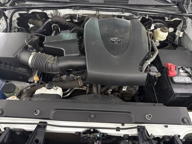 Used 2020 Toyota Tacoma SR5 AWD/4WD image 39