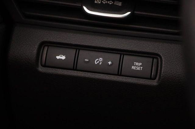 Used 2025 Nissan Altima 2.5 SV FWD image 18