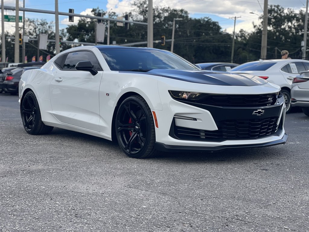 Used 2019 Chevrolet Camaro SS RWD image 9