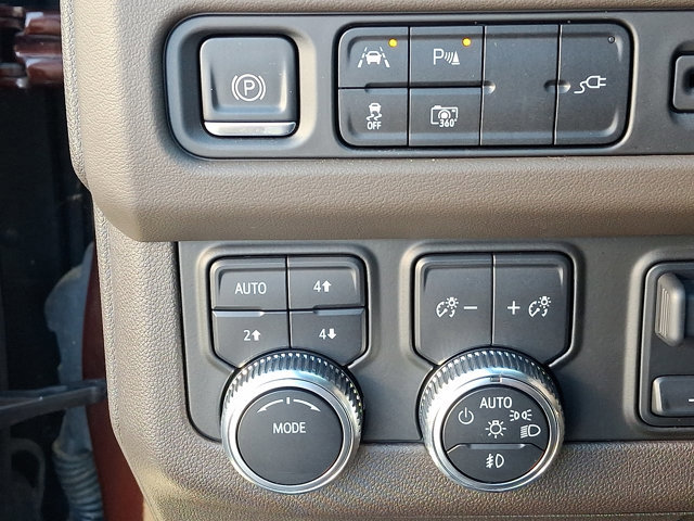 Used 2022 GMC Yukon SLT w/ SLT Luxury Package image 25