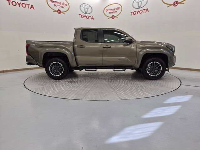 Used 2026 Toyota Tacoma TRD Sport AWD/4WD image 3