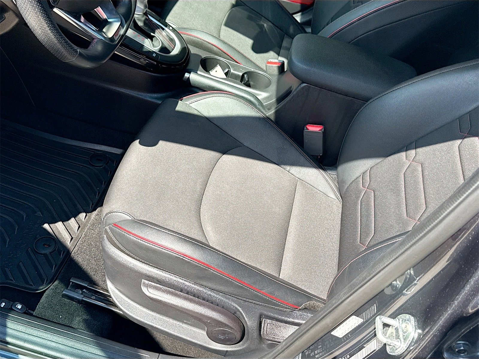 Used 2022 Kia Forte GT image 19