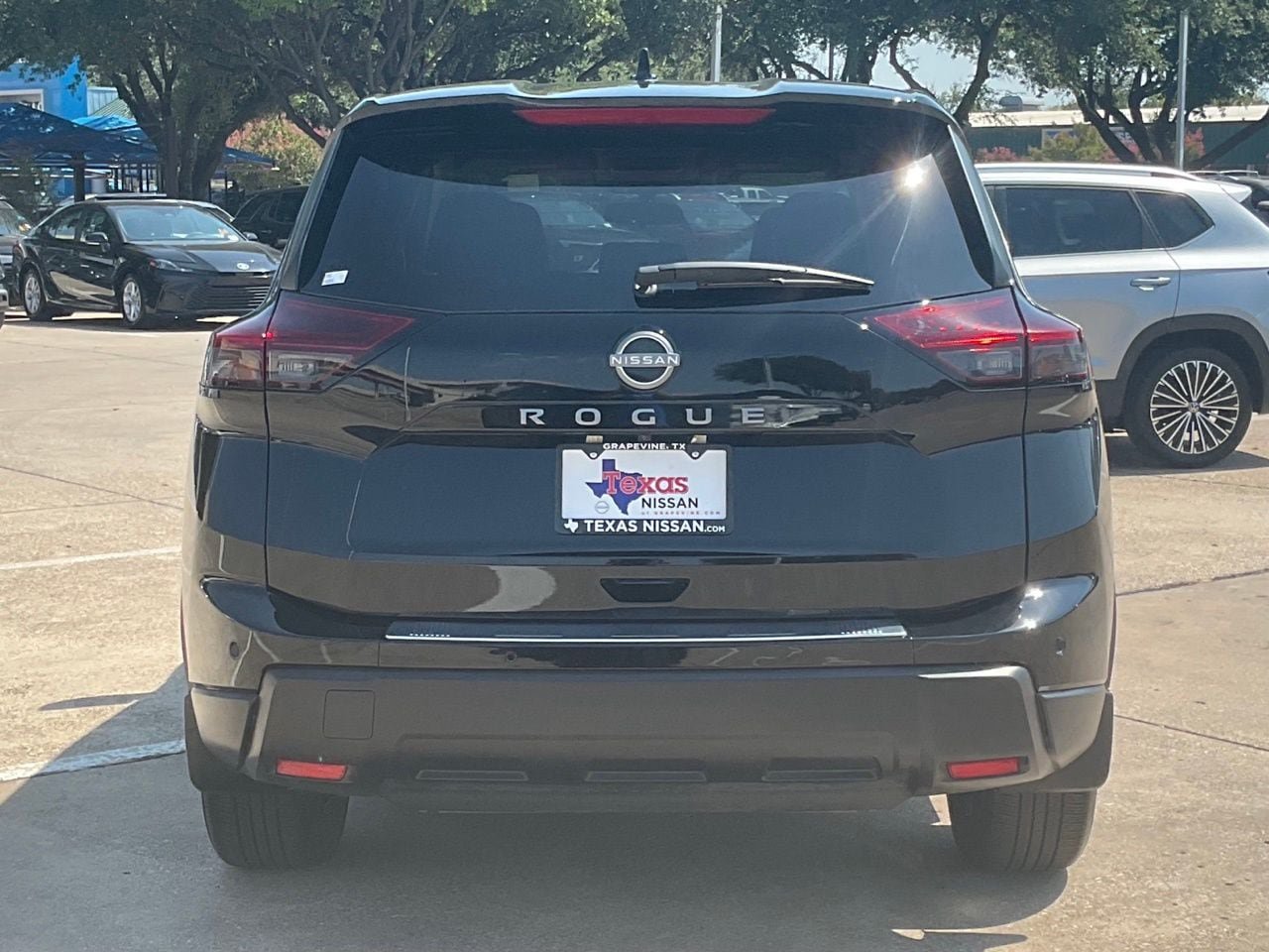 Used 2026 Nissan Rogue SV FWD image 5