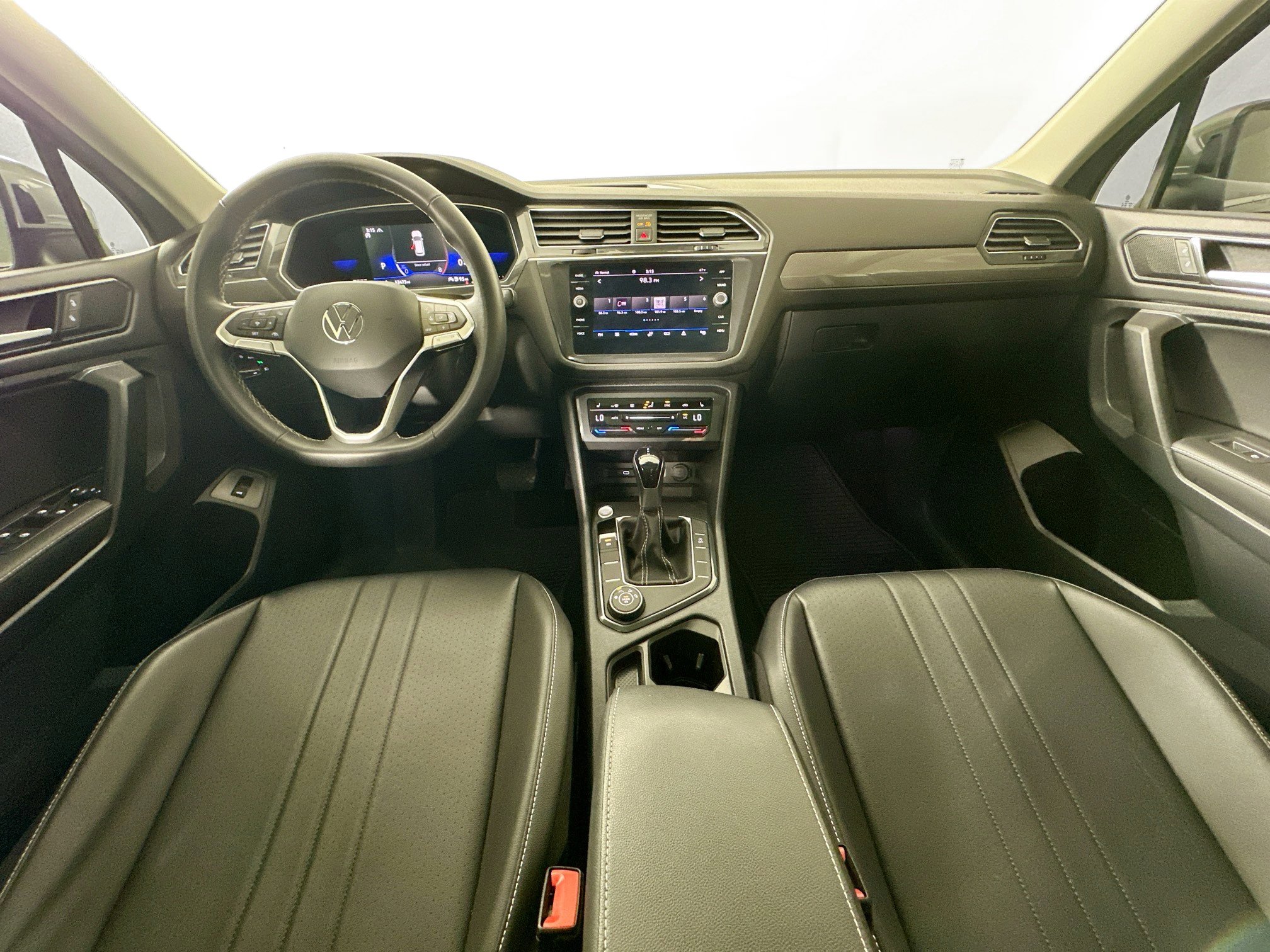 Used 2022 Volkswagen Tiguan SE AWD/4WD image 14