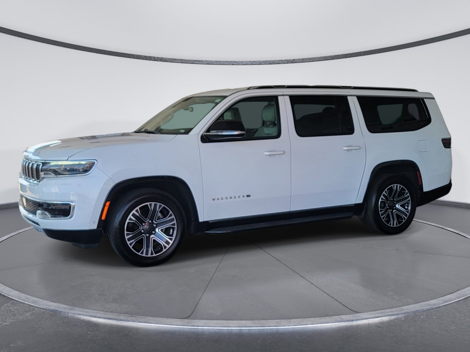 Certified 2023 Jeep Wagoneer L Series II AWD/4WD image 5