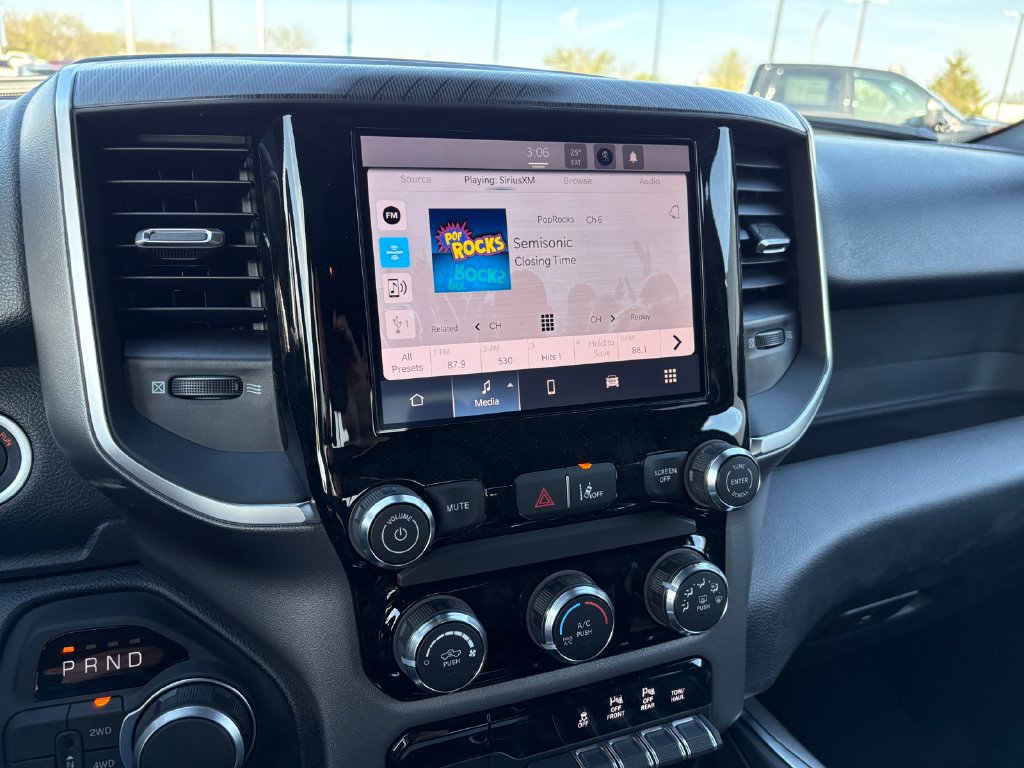 New 2026 RAM 1500 Express AWD/4WD image 17