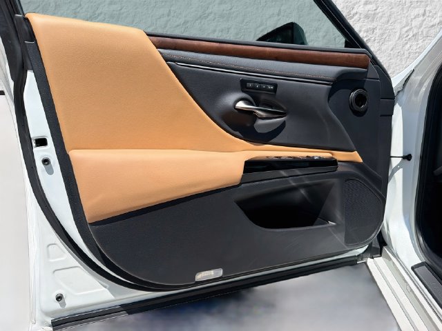 Used 2025 Lexus ES 350 w/ Technology Package FWD image 21