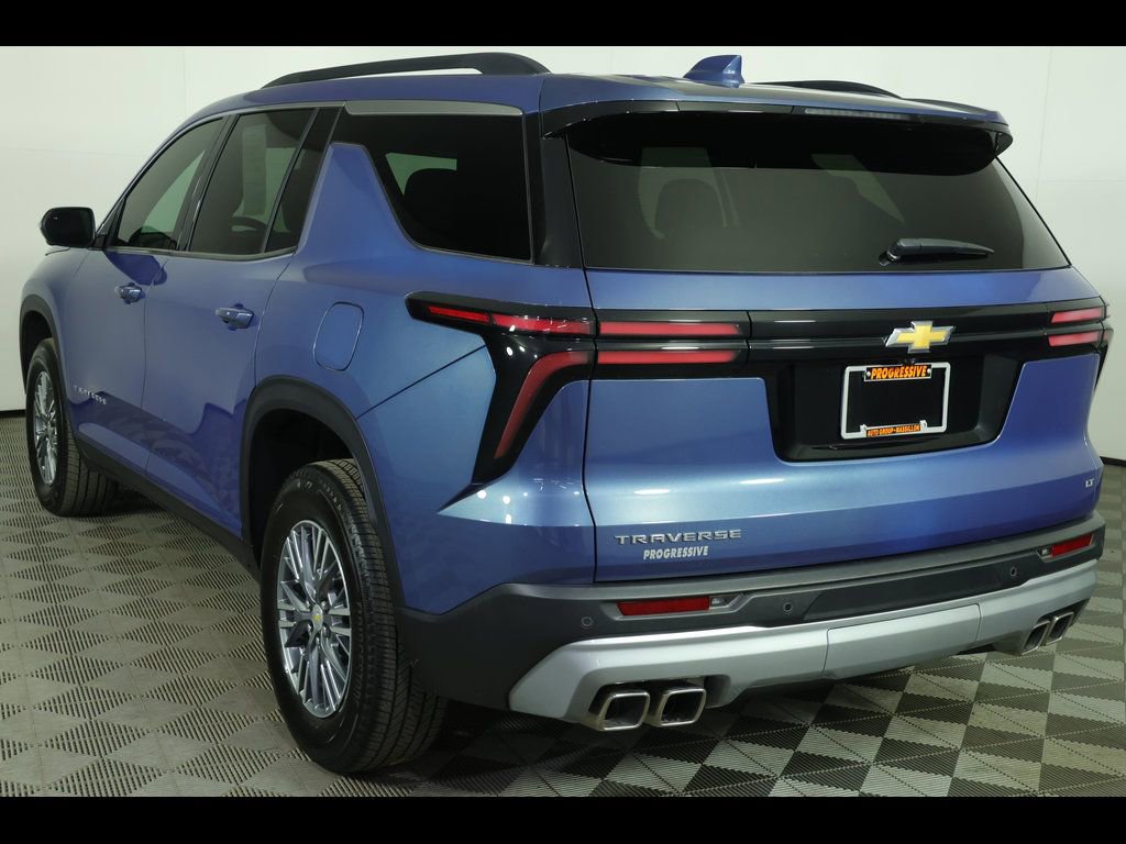 Used 2024 Chevrolet Traverse LT FWD image 18