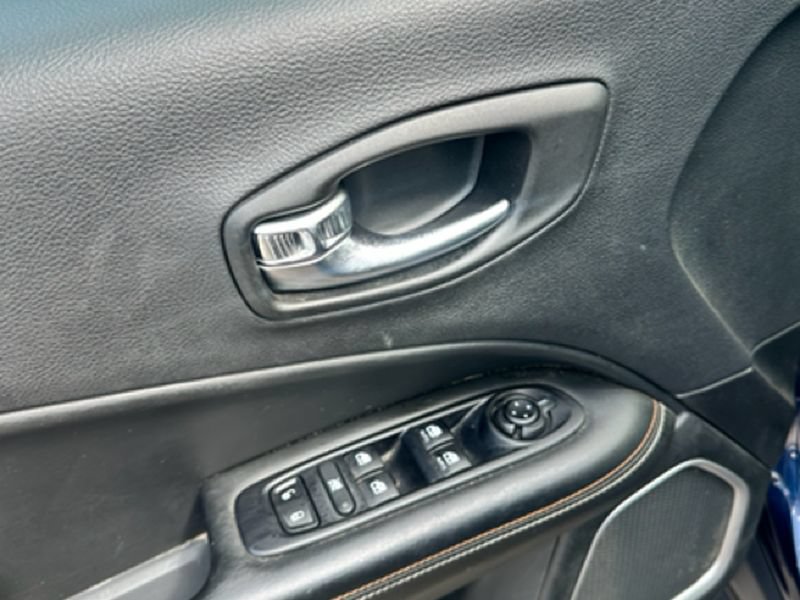Used 2019 Jeep Compass Latitude AWD/4WD image 7
