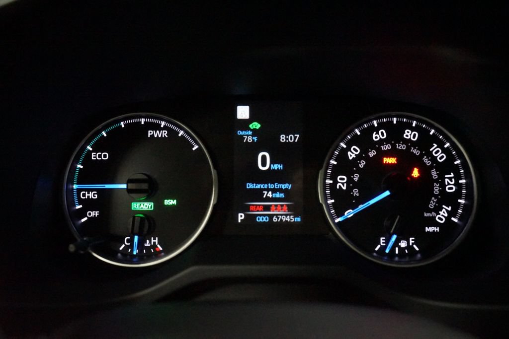 Used 2022 Toyota RAV4 XLE Premium AWD/4WD image 15