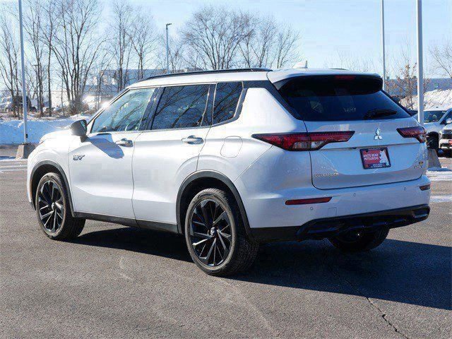 Used 2025 Mitsubishi Outlander SEL Black Edition image 5