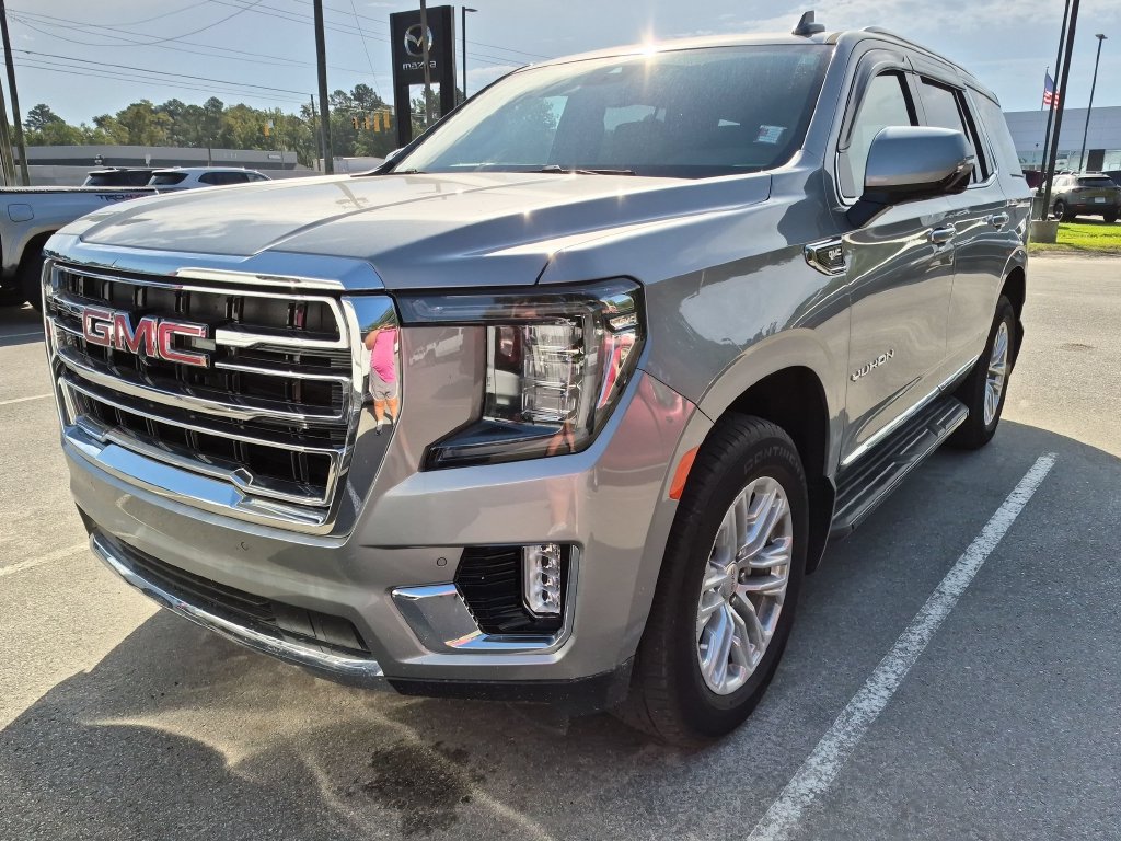 Used 2024 GMC Yukon SLT w/ SLT Luxury Package AWD/4WD image 2