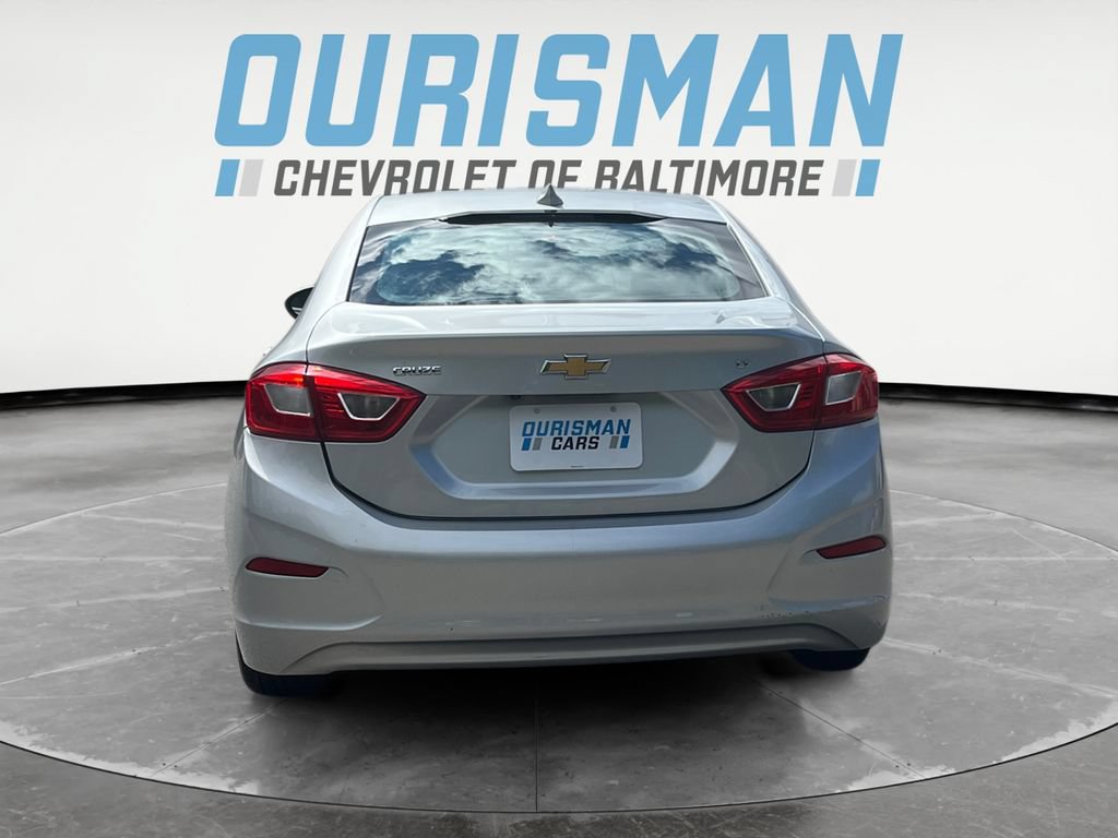 Used 2017 Chevrolet Cruze LT FWD image 5