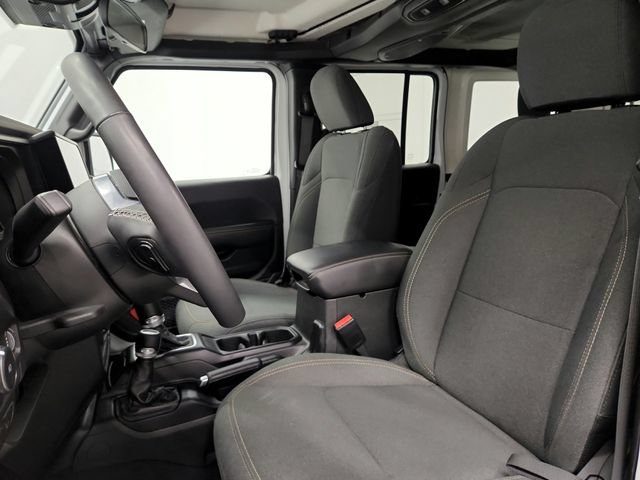 Used 2025 Jeep Wrangler Unlimited Sahara AWD/4WD image 18