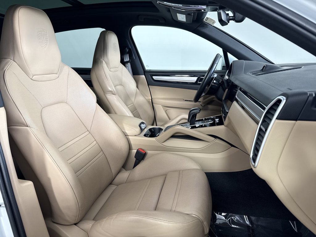 Certified 2023 Porsche Cayenne S Platinum w/ Premium Package Plus AWD/4WD image 24
