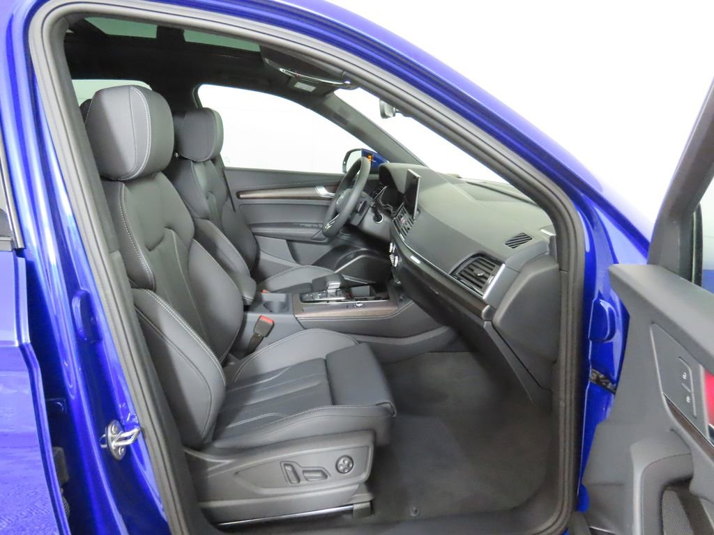 Used 2025 Audi Q5 e Premium Plus w/ Premium Plus Package image 22
