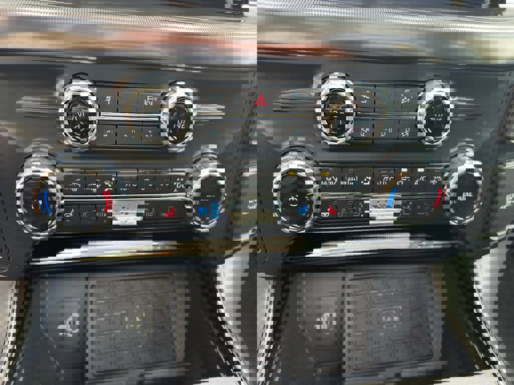 New 2025 Ford F150 Lariat w/ Equipment Group 502A High image 24