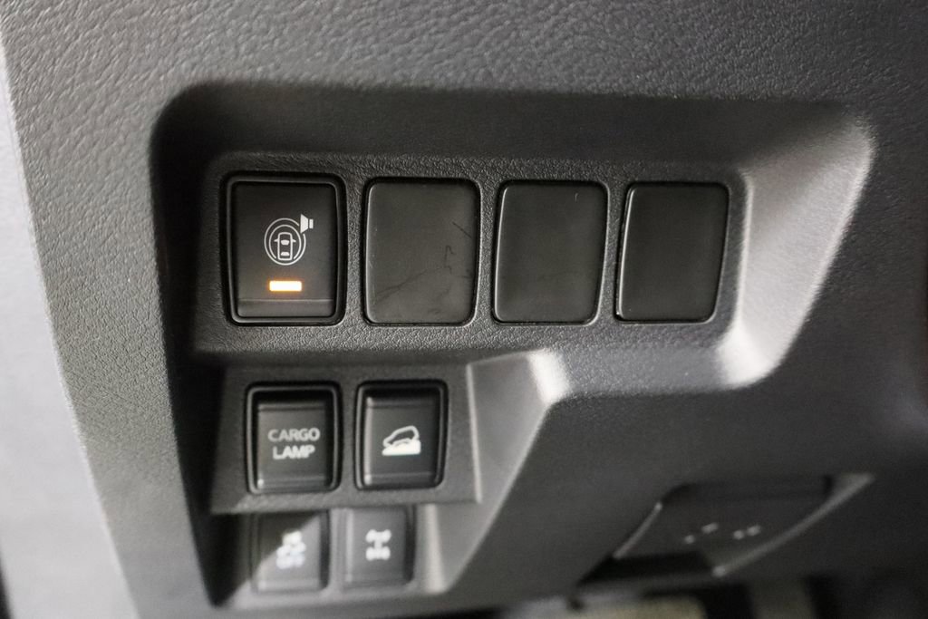 Used 2025 Nissan Frontier PRO-4X w/ Interior Protection Package image 23