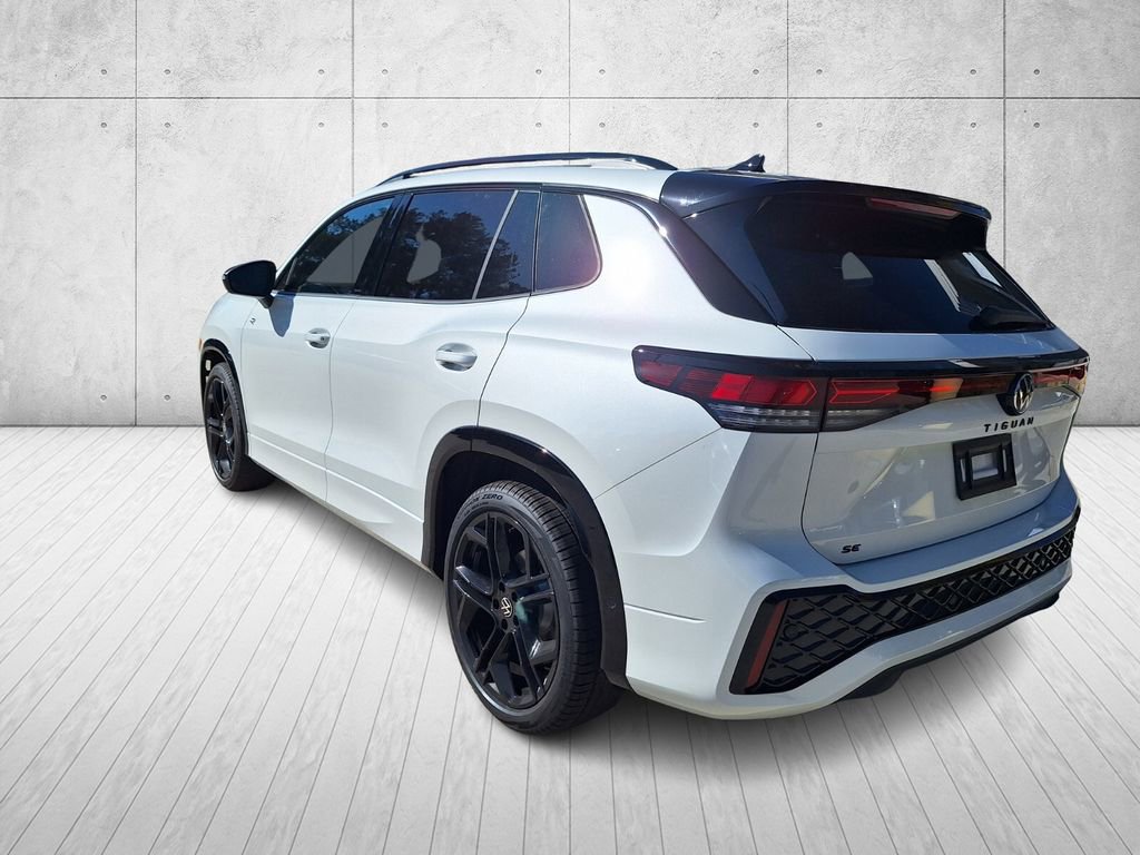 New 2026 Volkswagen Tiguan SE R-Line image 3