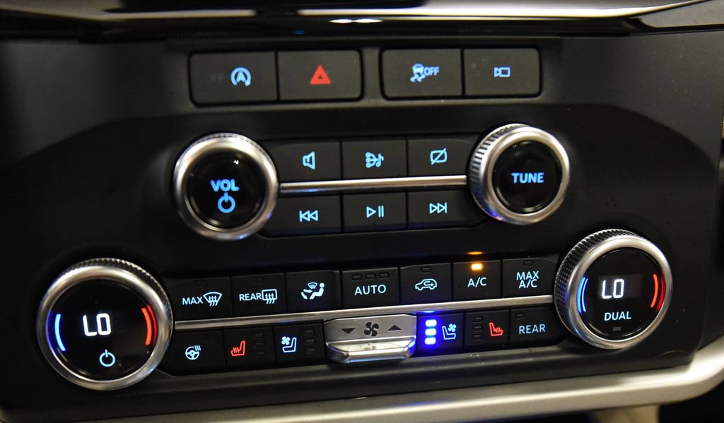 Used 2024 Ford Expedition Limited AWD/4WD image 24