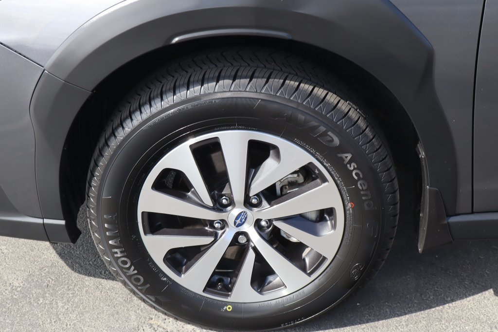 Used 2025 Subaru Outback Premium AWD/4WD image 14