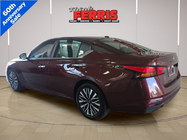 Used 2024 Nissan Altima 2.5 SV FWD image 7