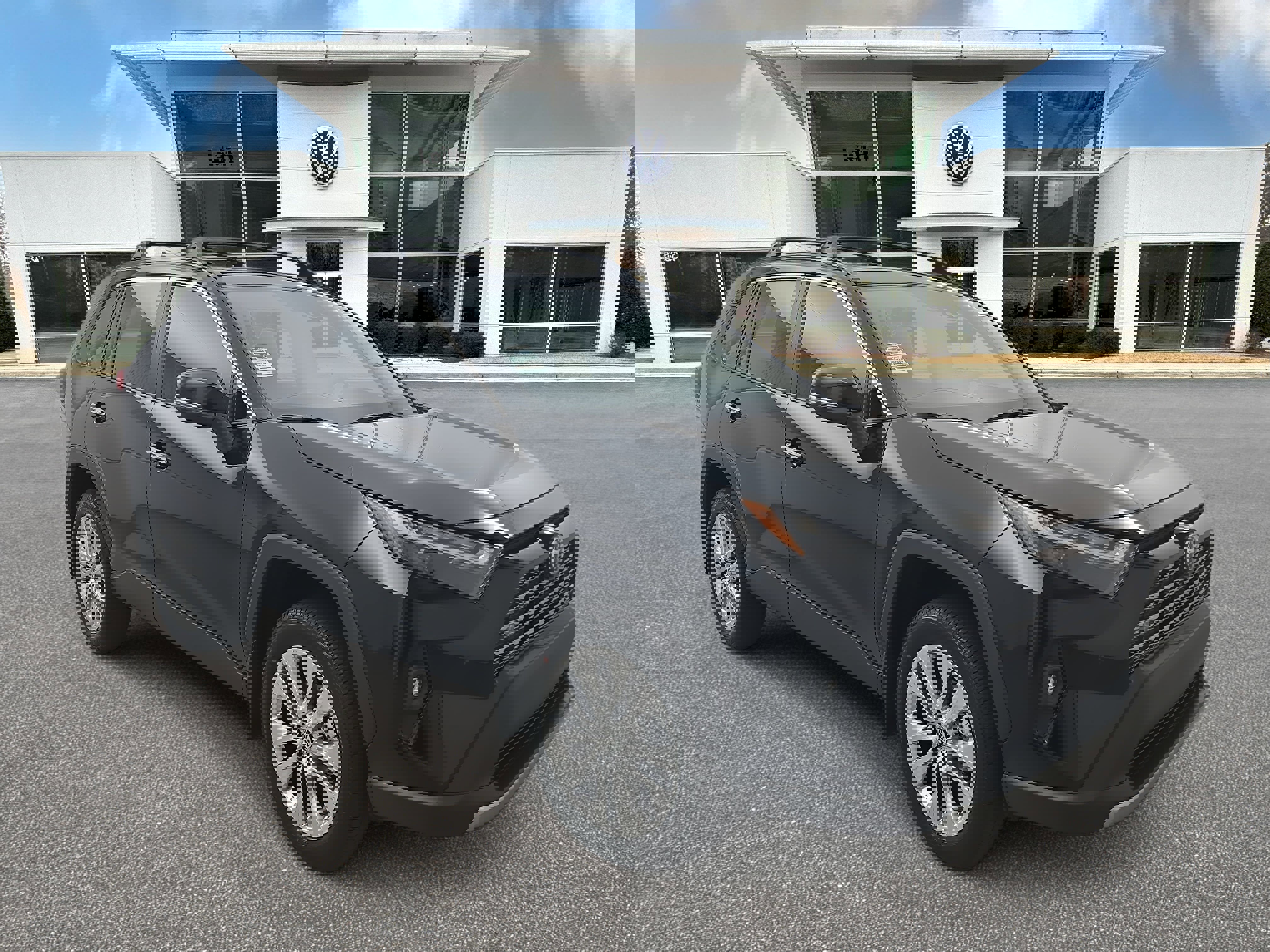 Used 2025 Toyota RAV4 Limited image 1