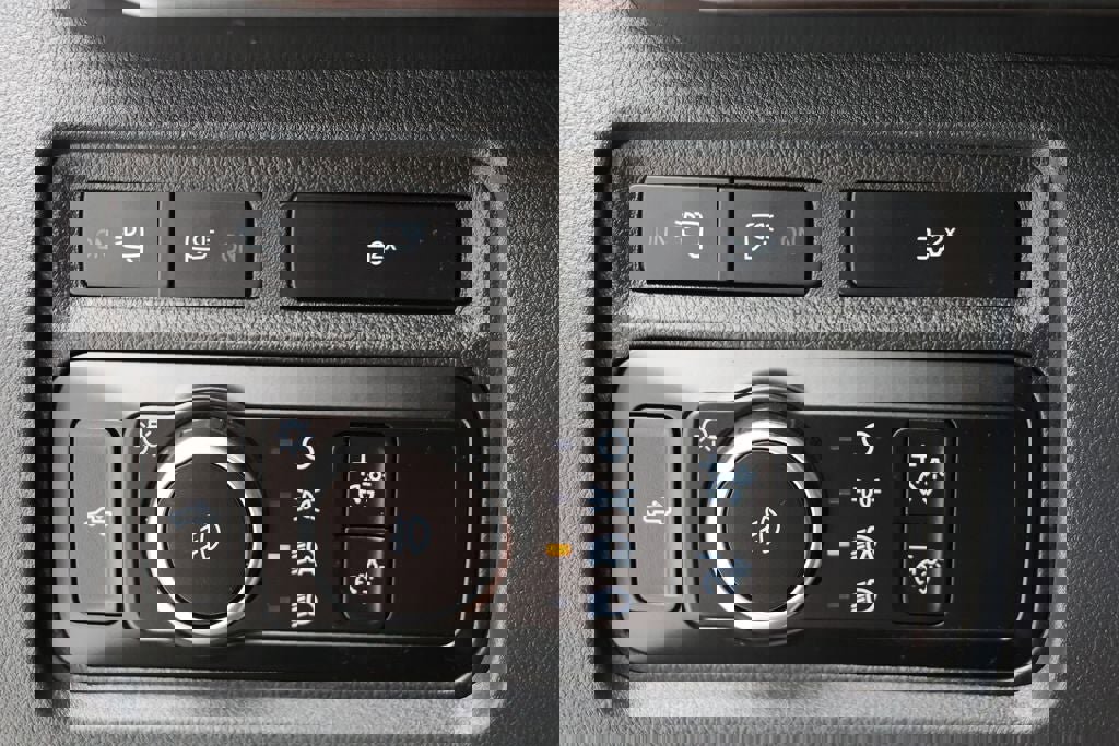 Used 2023 Ford F250 Lariat w/ Lariat Ultimate Package image 38