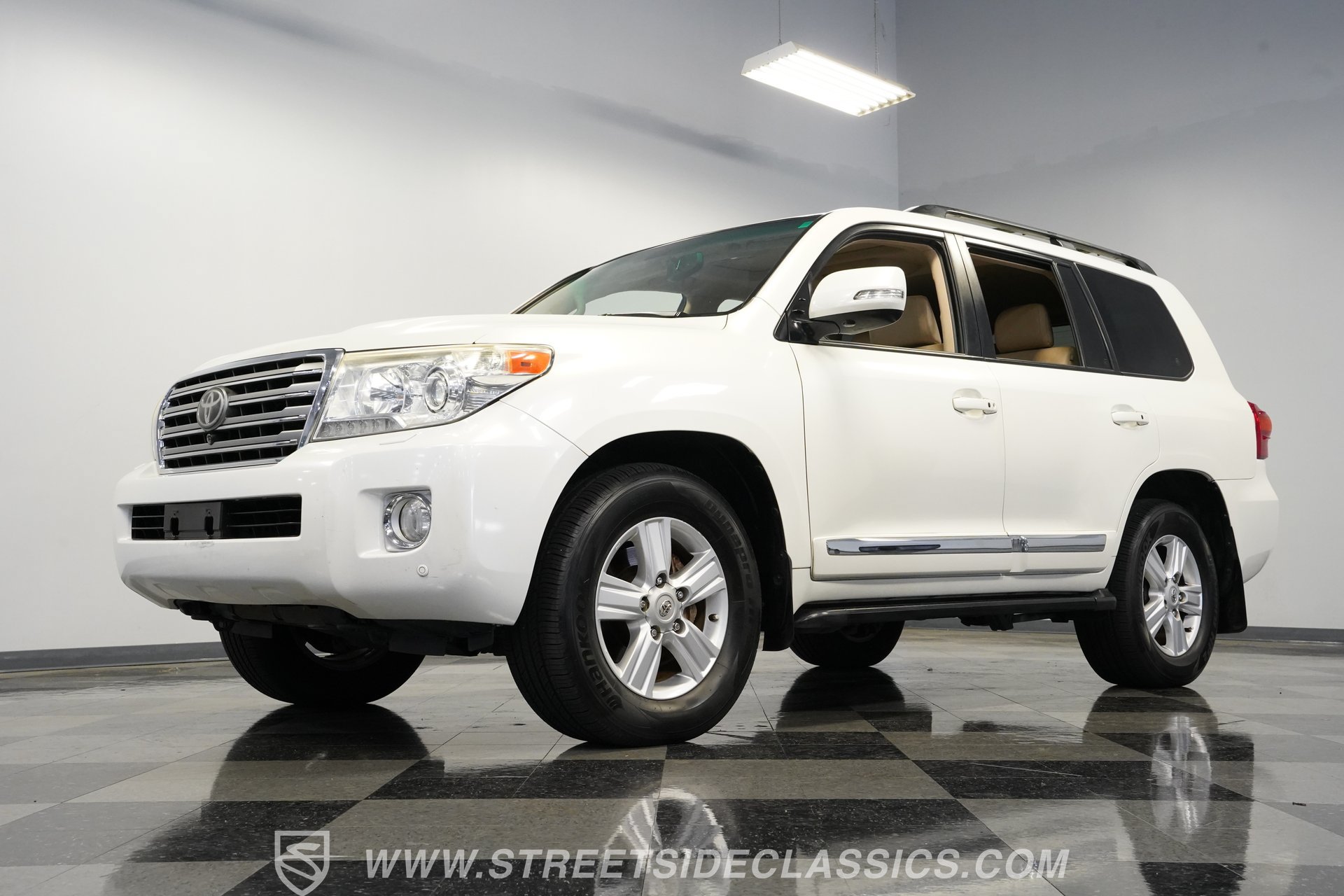Used 2013 Toyota Land Cruiser AWD/4WD image 21