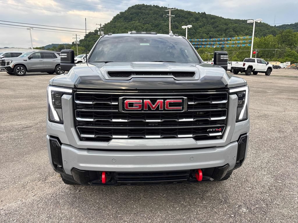Used 2025 GMC Sierra 2500 AT4 AWD/4WD image 6
