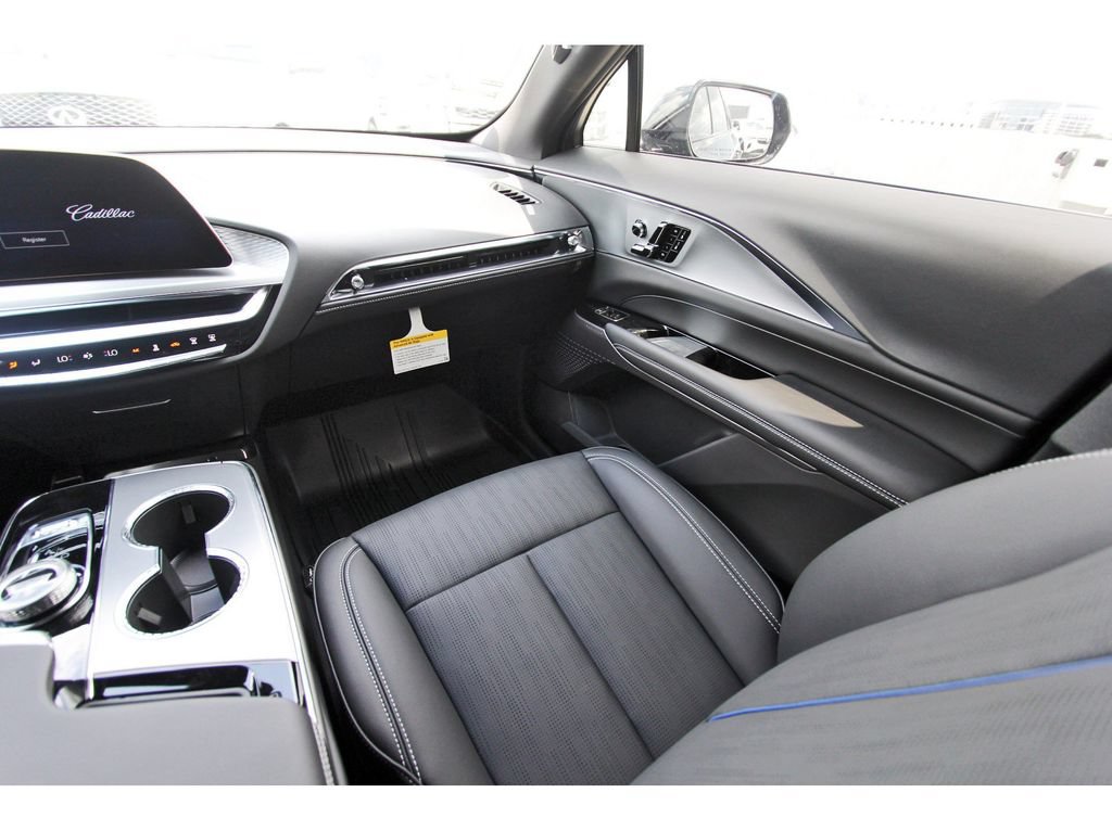 New 2027 Cadillac Lyriq Luxury RWD image 10