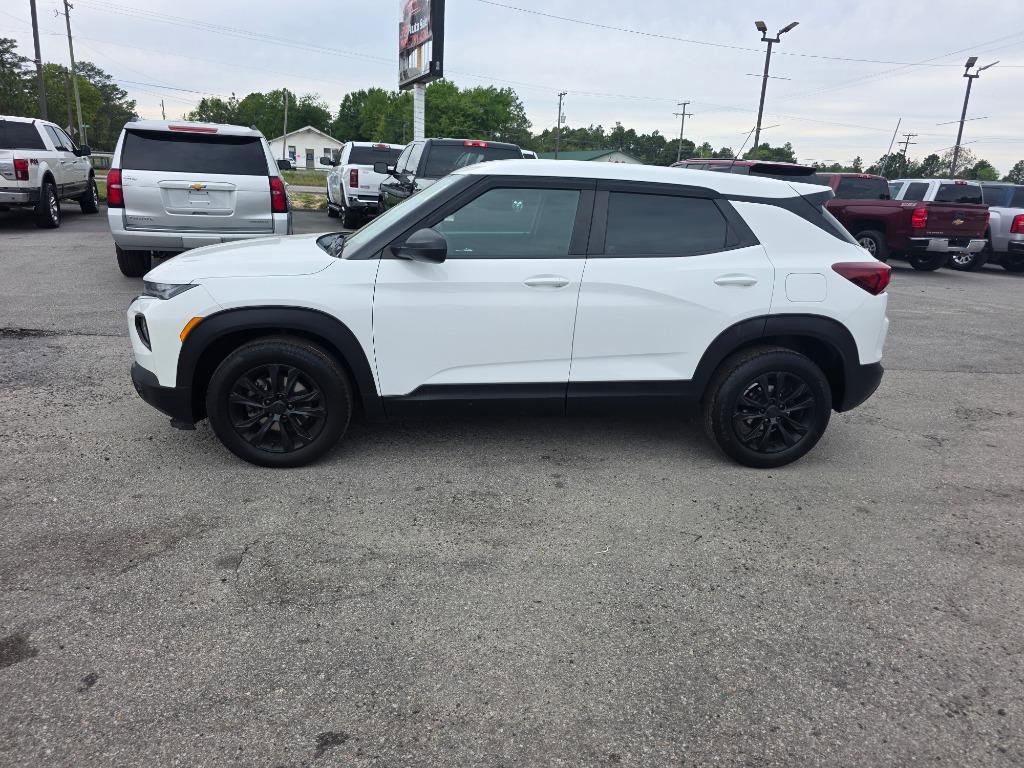 Used 2021 Chevrolet TrailBlazer LS FWD image 2