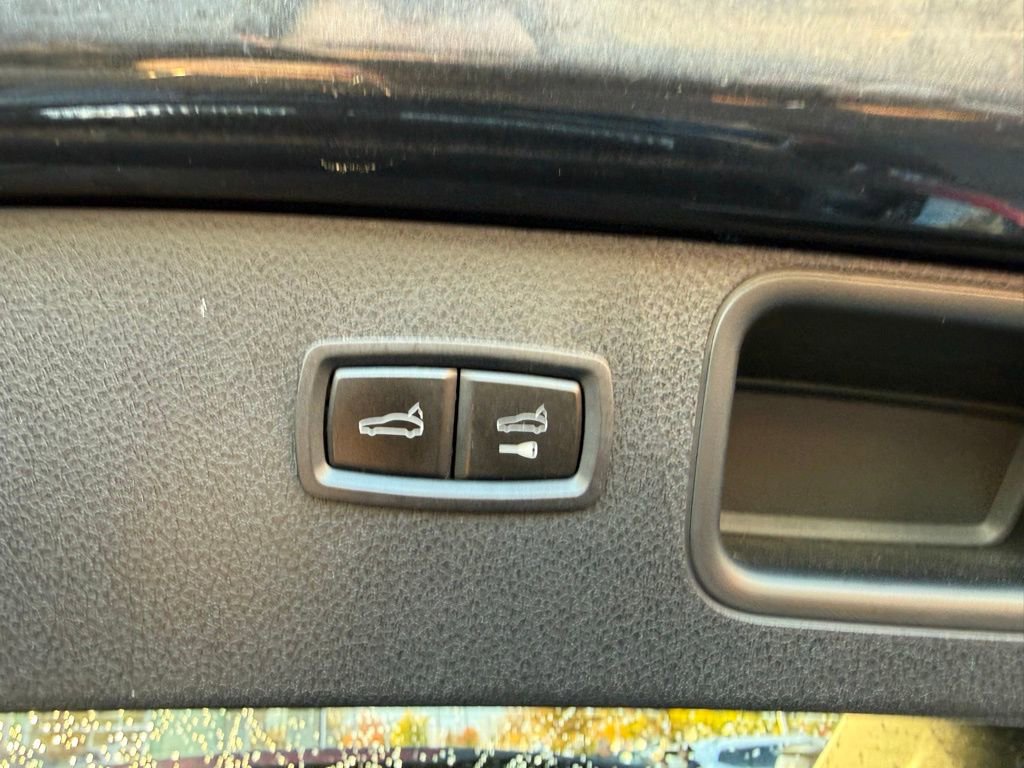 Used 2021 Porsche Macan image 19