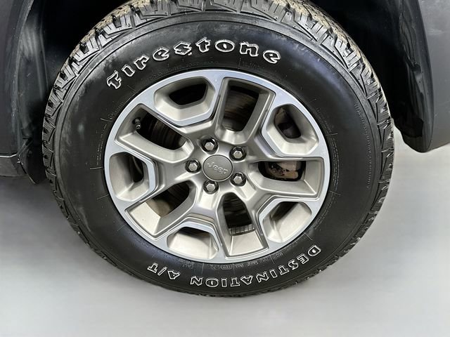 Used 2022 Jeep Cherokee Trailhawk w/ Sun, Sound & Nav Group image 32