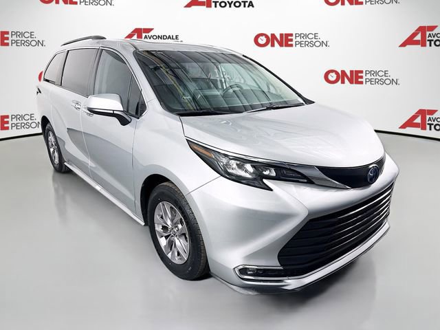 Certified 2024 Toyota Sienna XLE w/ XLE Plus Package image 1